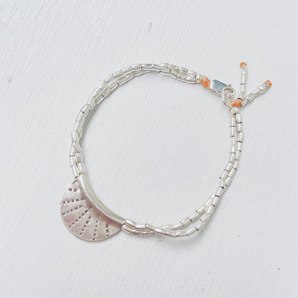 MINI CRESCENT MOON BRACELET