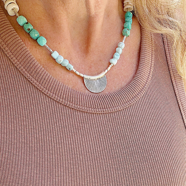 OCEAN VIBES NECKLACE