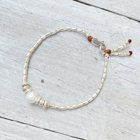 PETITE PEARL BRACELET