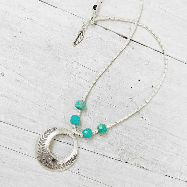 BUTTERFLY HOWLITE SILVER NECKLACE