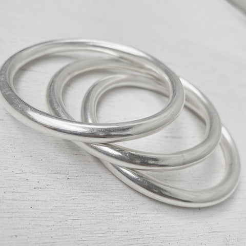 SIMPLICITY BANGLE MEDIUM/LARGE 65mm