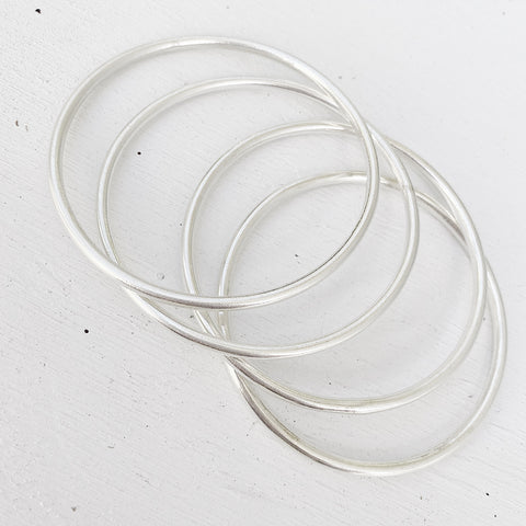 SIMPLE SILVER SOLID BANGLE 58MM