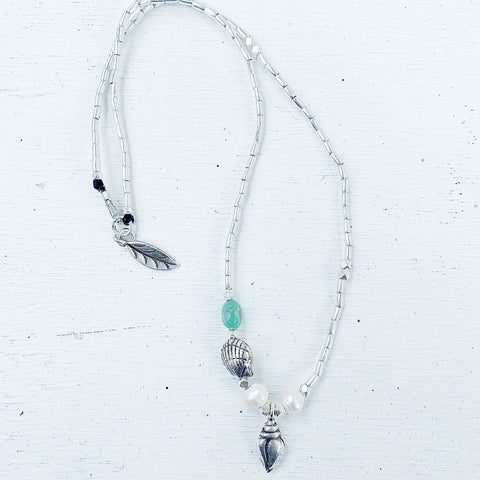 OCEANS AND PEARLS  NECKLACE